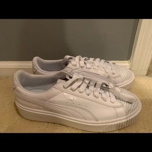 NWT puma basket platform ocean sneakers
